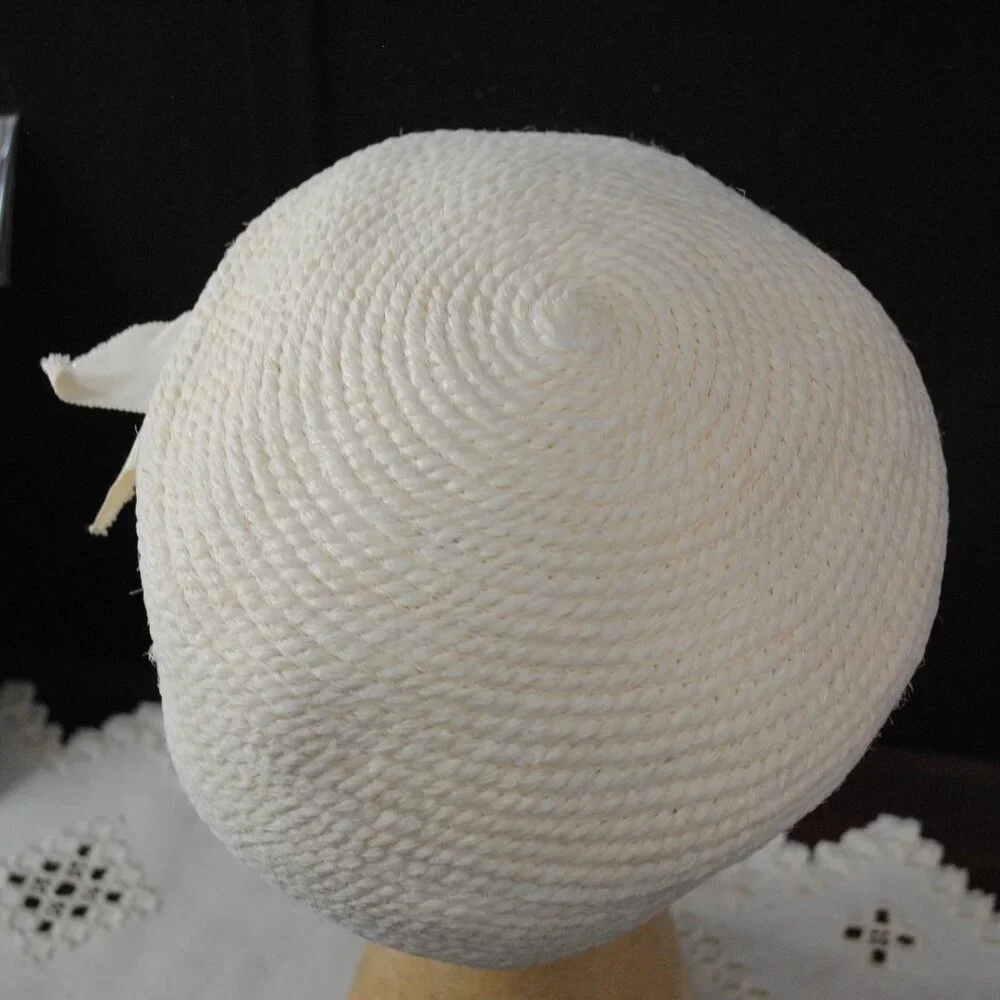 Vintage 1950s-60s Everitt Original Woven Knit Pillbox Hat with Ribbon Accent